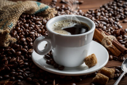 Descubre la fascinante historia del café: de la antigua etapa descubridora hasta el auge actual