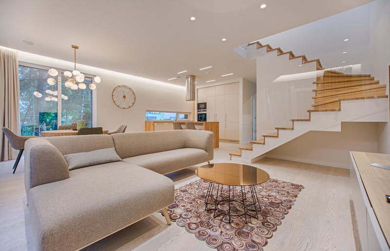 Cocina moderna reformada con diseño contemporáneo