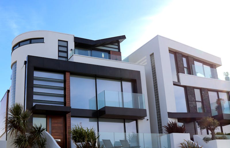 Edificio de viviendas residenciales moderno