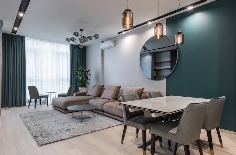 Dormitorio con colchón cómodo y decoración moderna