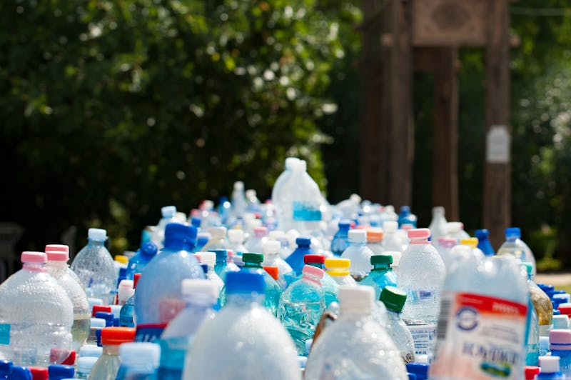 Concepto de reciclaje y economía circular sostenible